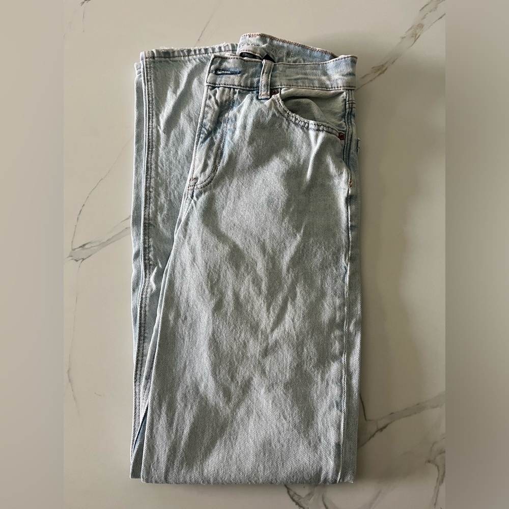 American eagle high waisted, straight leg jean